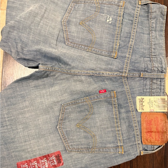 Levi's Vintage 514 Women's Straight Leg Jeans in Light Blue - Picture 9 of 10